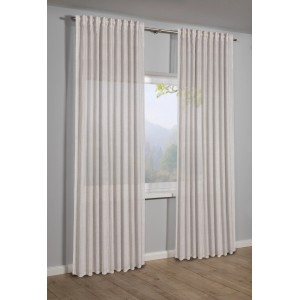 Naturfarbener Sehlbach Fertigschal mit Struktur und Multiband, 135x245 cm, vor Fenster.