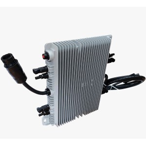 Wechselrichter des Absaar Balkonkraftwerks 1600W Komplettsets, silberfarben mit Anschlüssen.