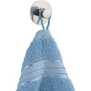 Wenko Wandhaken Savona Chrom mit blauem Handtuch. Handtuchhalter aus Edelstahl.