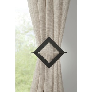 Schwarze Gardinia Raffspange Uranus in Rautenform rafft Vorhang.