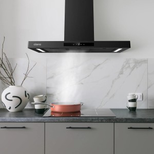 Schwarze CIARRA Dunstabzugshaube (90cm) mit Touch Control und LED-Beleuchtung in moderner Küche.
