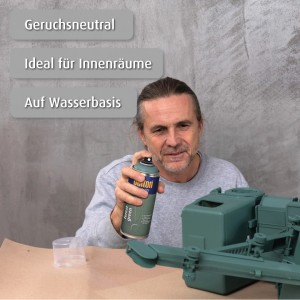 Mann lackiert Modell mit belton Buntlack Perfect Forest Green (seidenmatt).