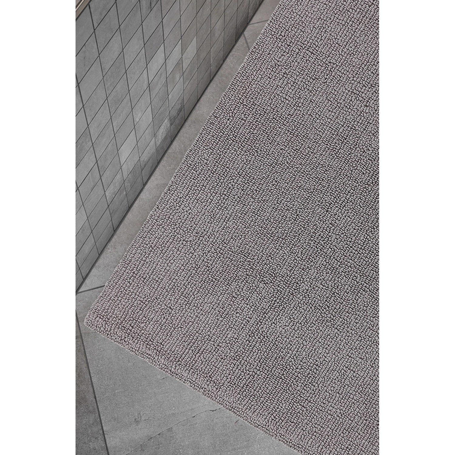 Schöner Wohnen Badteppich Bahamas, 60x90 cm, hellgrau, Uni. Weicher Badvorleger für das Badezimmer.