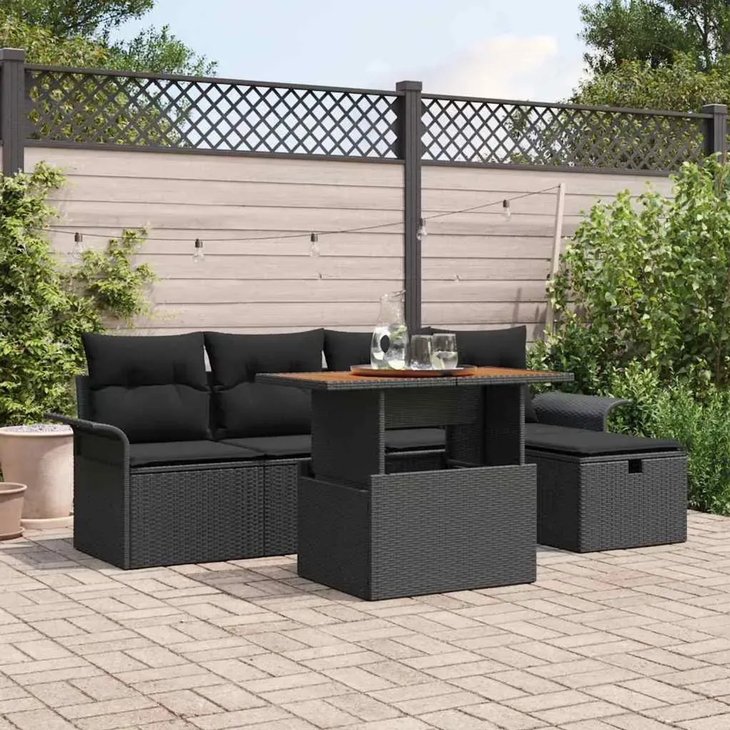 Schwarzes 6-tlg. vidaXL Garten-Sofa-Set aus Poly Rattan mit höhenverstellbarem Tisch.