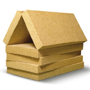 Steico Holzfaser Dämmplatten Flex, 24cm stark, gestapelt. Natürliche Dämmung für Wand und Dach.