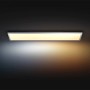 Weiße Philips Hue Aurelle LED-Panelleuchte (120x30 cm) mit einstellbarer Lichtfarbe.