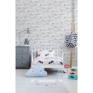Weiße Papiertapete mit Backsteinmuster Fresco für moderne Wandgestaltung im Kinderzimmer.
