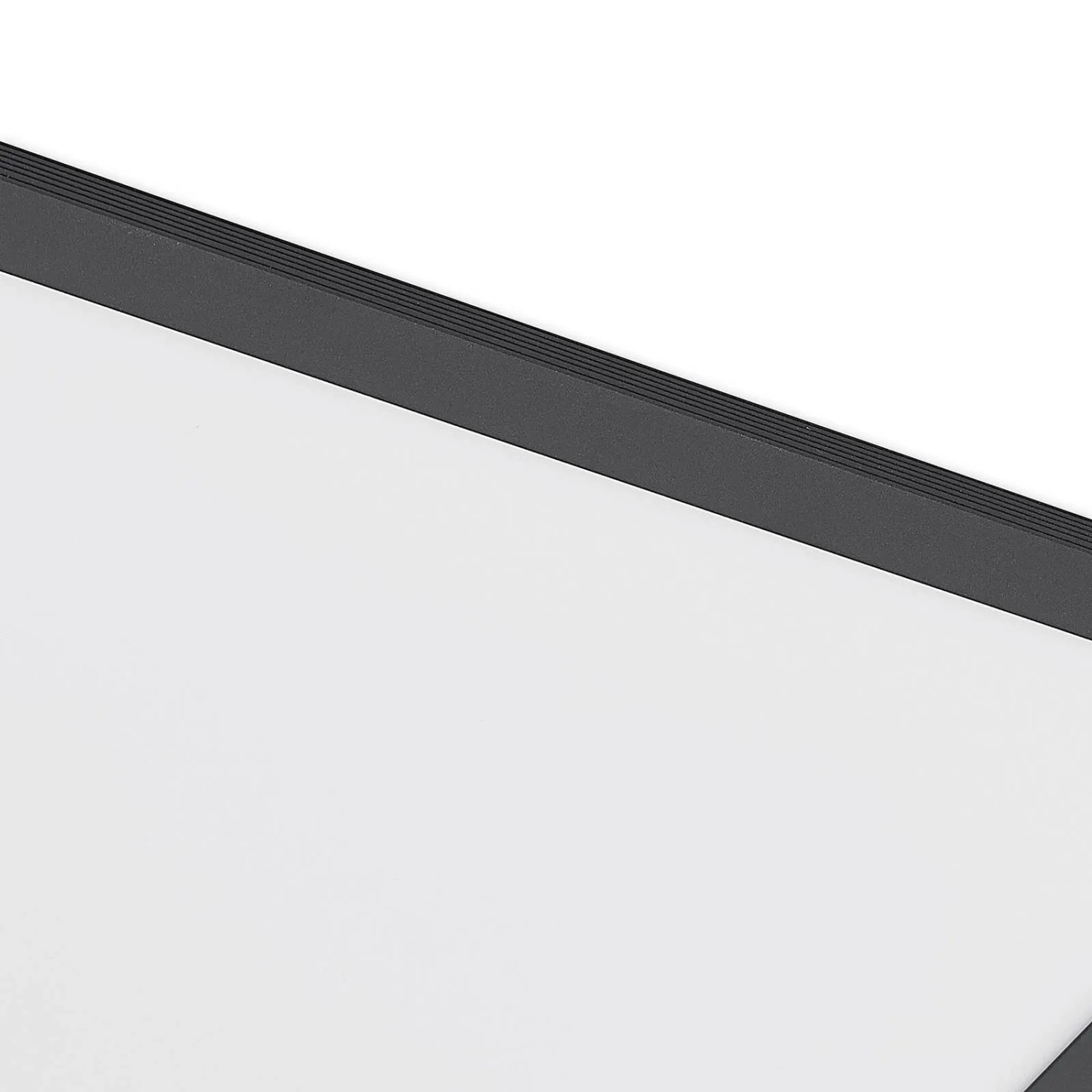 Modernes, dimmbares Lindby LED Panel Nelios in Schwarz, geeignet als Wohnzimmerleuchte.