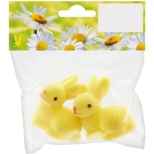 Zwei gelbe Deko-Hasen (5 cm) aus beflocktem Kunststoff für Ostern im transparenten Beutel.