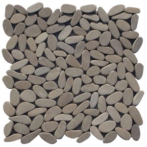 Mosaikmatte mit flachen, braunen Flusskieseln (30x30 cm) für Bad & Wohnraum.
