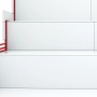 Anwendung von Fischer Bauklebstoff Multi MS Weiß auf Treppe zur Abdichtung.