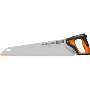 Fiskars Handsäge Power Tooth, 62,2 cm, mit grauem Sägeblatt und orange-schwarzem Griff.