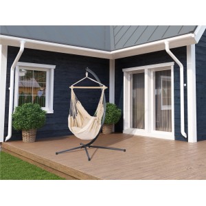 Beiger Hängesessel Lytton mit Gestell für Garten oder Terrasse.