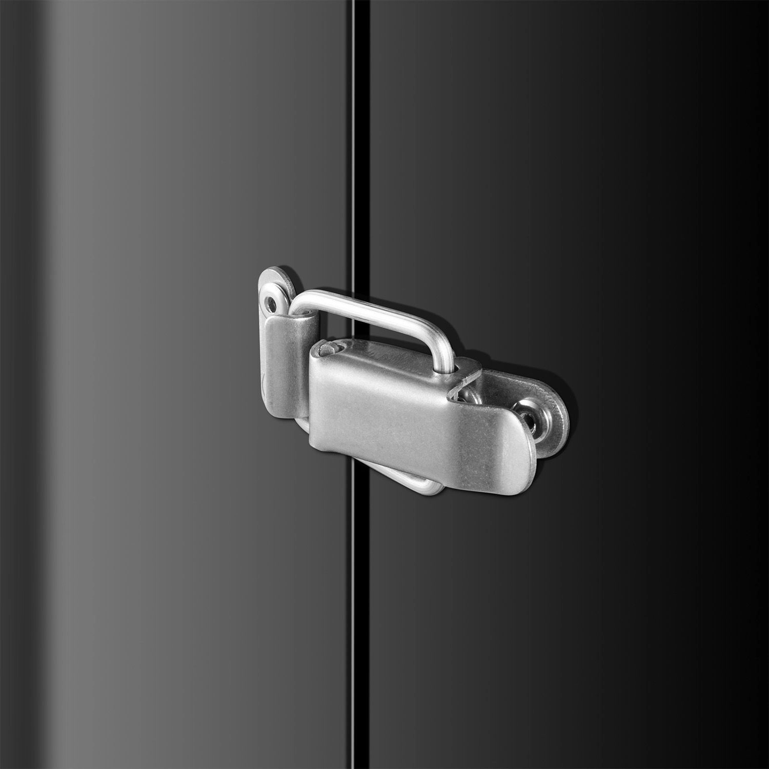 Detailaufnahme: Verschluss einer schwarzen Juskys Gasheizung Cuna.