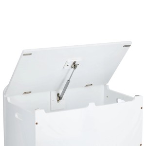 Weiße Zeller Kinder-Truhe Wolke mit offenem Deckel und Sicherheitsscharnier.