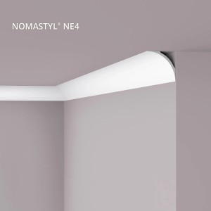 Weiße NOEL & MARQUET NMC NE4 Eckleiste aus Polystyrol, montiert an Decke und Wand.