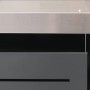 PROREGAL Mülltonnenbox 2er: Anthrazitfarbenes Stahlgehäuse mit silbernem Edelstahl-Pflanzkasten. Robustes, modernes Design.