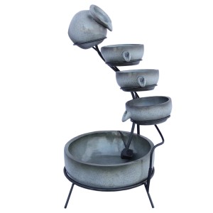 Grauer Solar Kaskadenbrunnen mit Akku von Monstershop für den Garten.