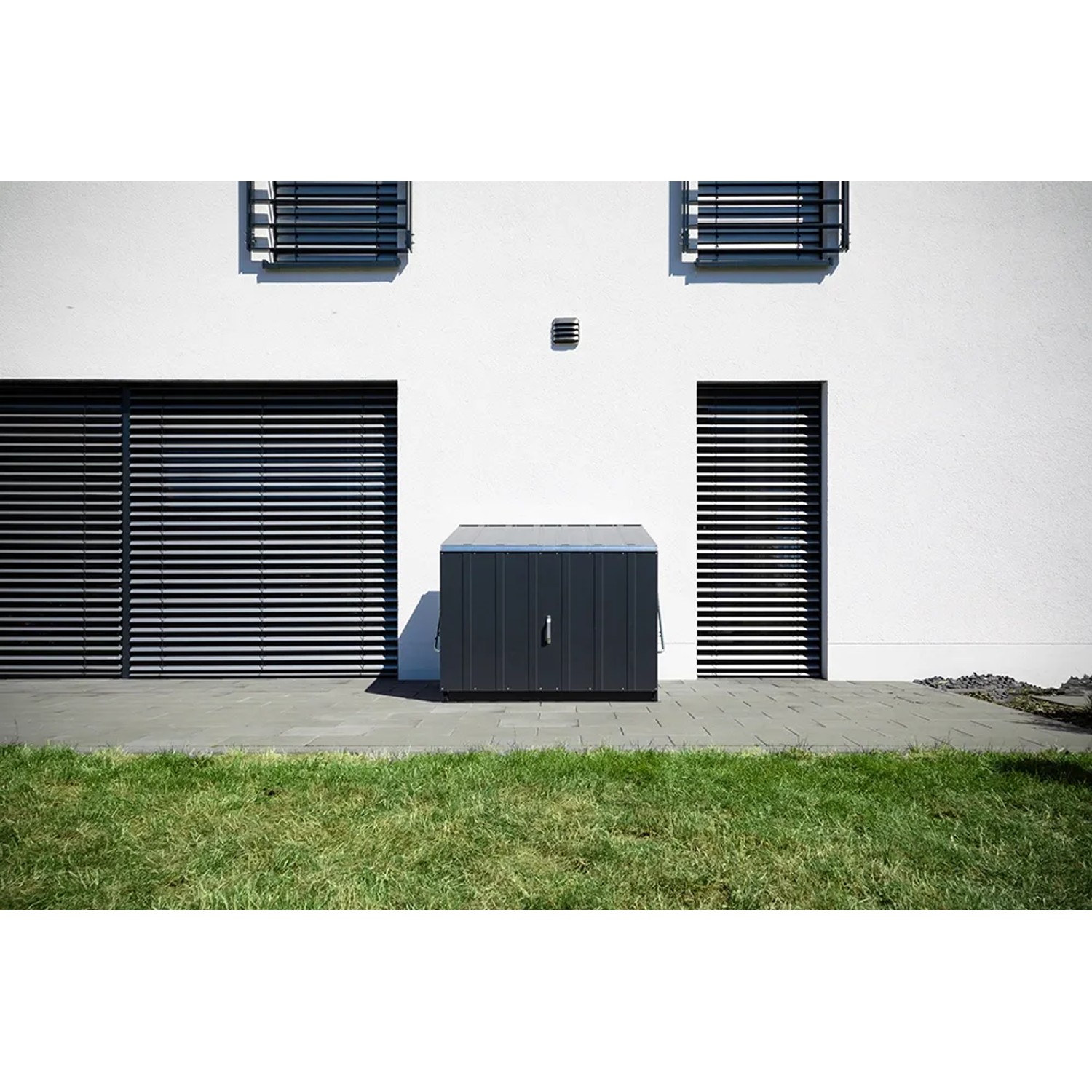 Trimetals Aufbewahrungsbox Stowaway, anthrazitfarbene Universalbox für Garten und Fahrräder, 138x89 cm.