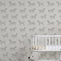 Beige Vliestapete mit Pferden für Kinderzimmer. Dekorative Tapete mit Pferdemotiv.