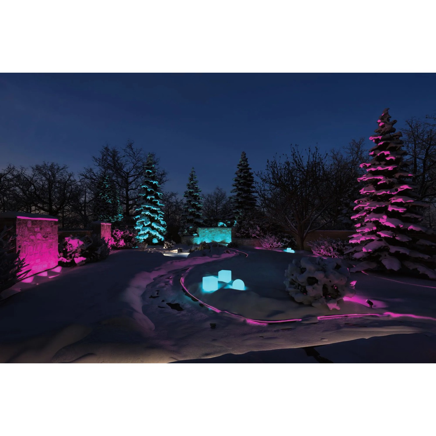 Dekorative Paulmann Plug & Shine Globe RGBW Außenleuchten im winterlichen Garten.