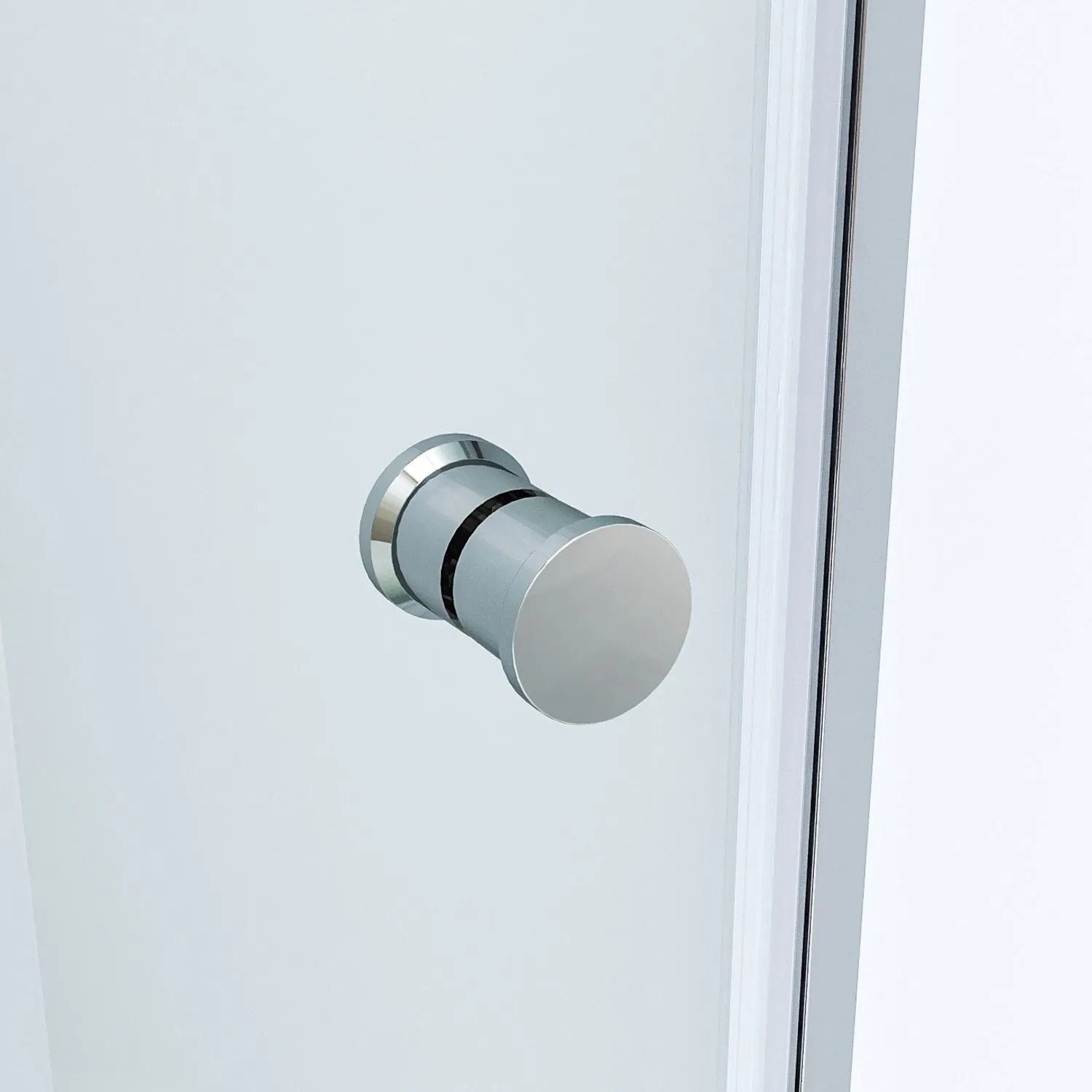 Detailaufnahme: Knopfgriff der Aquabatos Duschkabine Nischentür aus Glas.