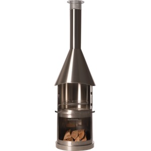 Buschbeck Gartengrillkamin Sydney aus Edelstahl mit Holzscheiten im unteren Fach.