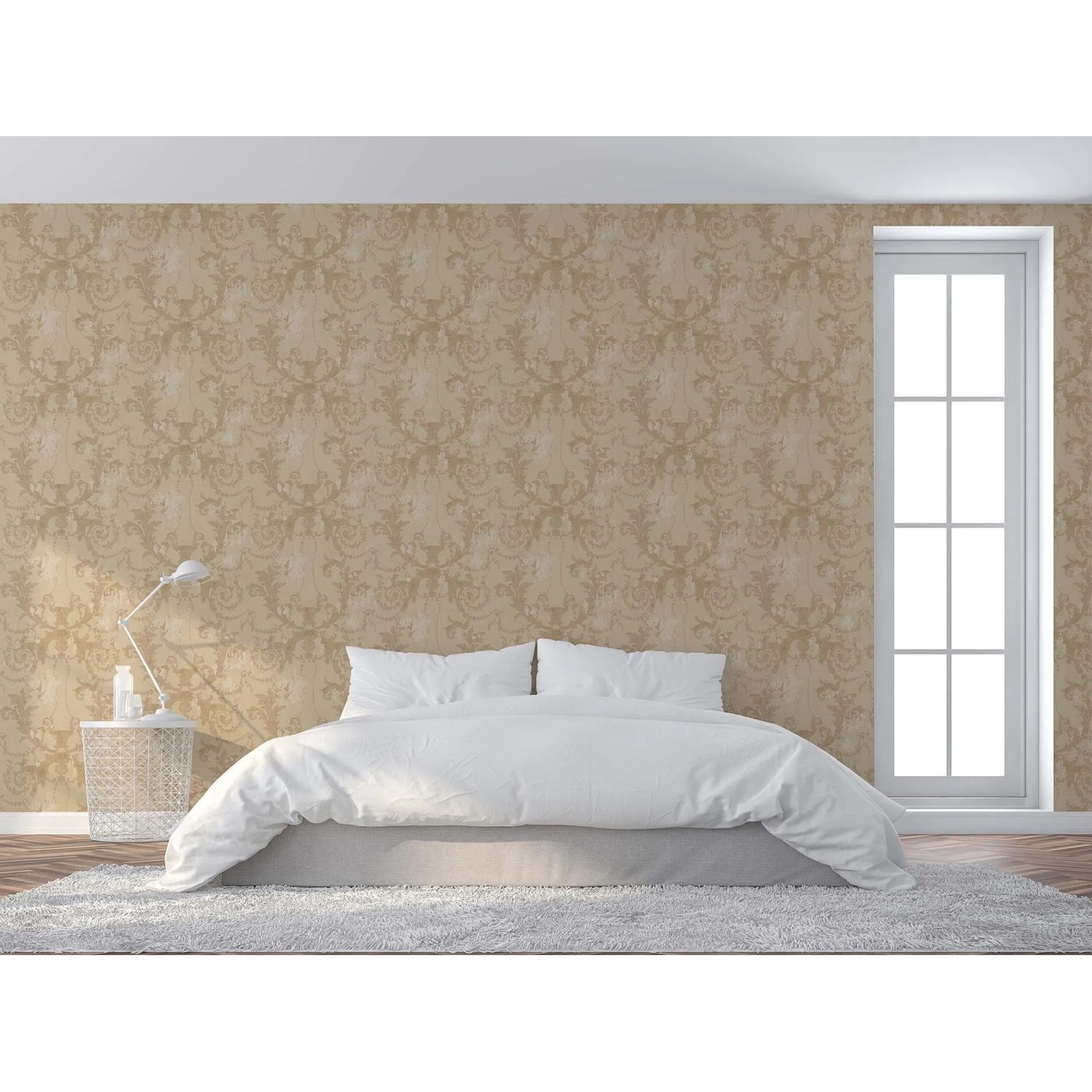 Beige Vliestapete mit barockem Ornamentmuster an Schlafzimmerwand. Tadessi Dekorative Tapete.
