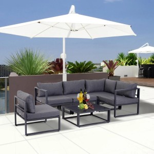 Graues Outsunny Garten Sofa Set mit Aluminiumrahmen, Polster und Glas Tischplatte.