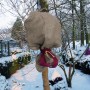 Grauer Jutesack 110x60 cm zum Schutz von Baumkrone und Topf im Wintergarten.