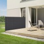Anthrazitfarbene PVC Sichtschutzmatte (100x500 cm) als Wind- und Sichtschutz für Terrasse.