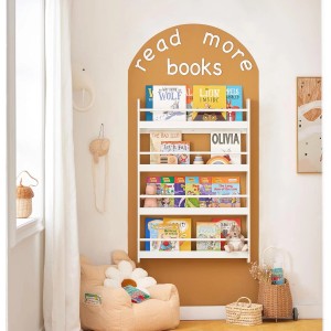 Weißes SoBuy Kinderregal KMB08-W mit 4 Fächern an einer Wand mit Büchern.
