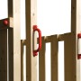 Detailansicht: Rote Haltegriffe am Weka Stelzen-Spielhaus Tabaluga für sicheren Halt.