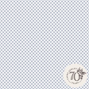 Laura Ashley Vliestapete Wickerwork Dark Seaspray Blue mit feinem, blauem Gittermuster.