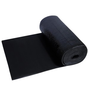 Schwarze CCLIFE Dämmmatte, selbstklebend, 13mm dick, aufgerollt.