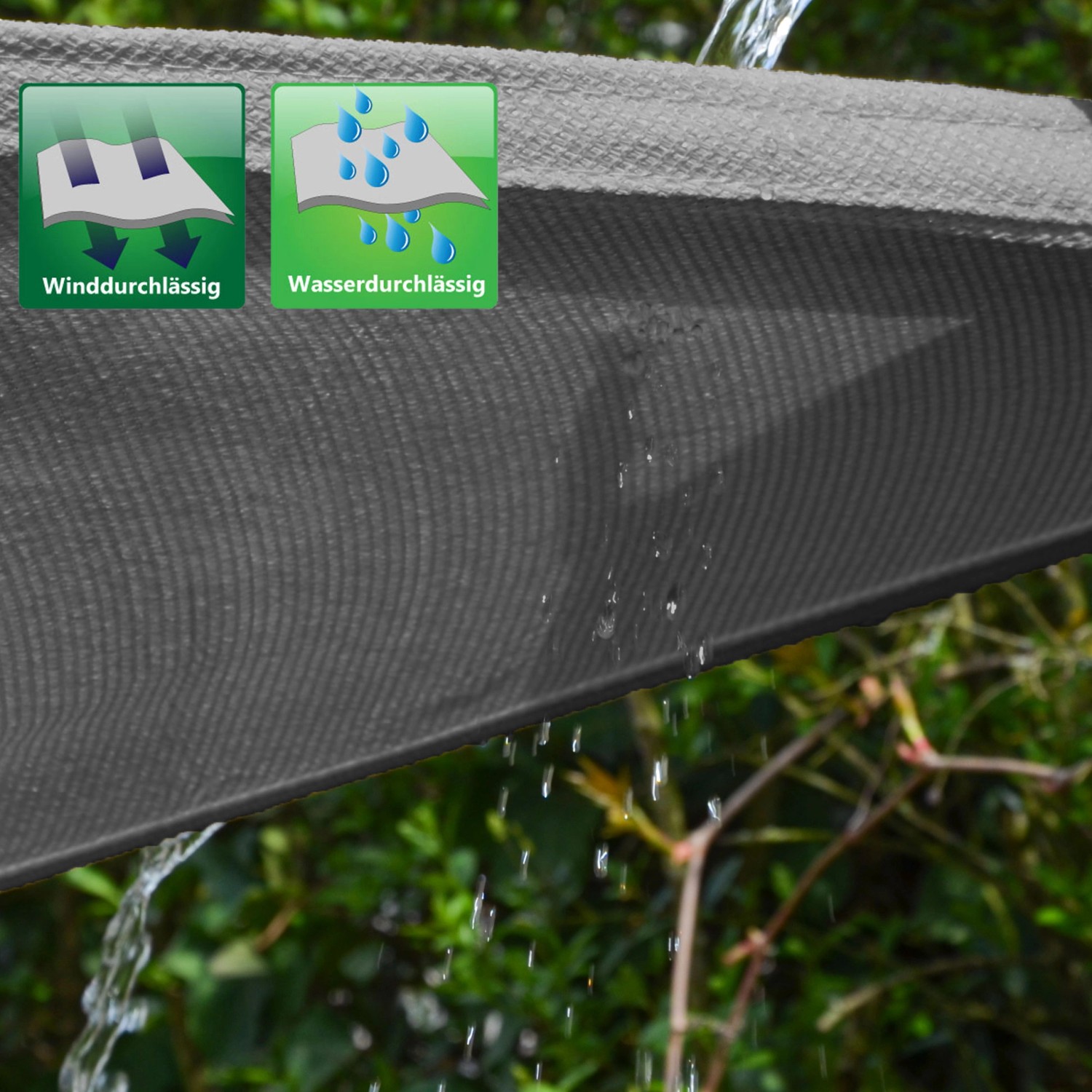 Graues, wasserdurchlässiges AMANKA Sonnensegel (8x8x8 m) im Detail, Wasser läuft ab.