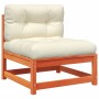 Gartenmöbel: Einzelsofa der vidaXL 4-Tlg. Sofagarnitur, wachbraunes Kiefernholz mit cremefarbenen Kissen.