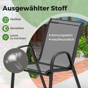 Detailansicht eines schwarzen Gartenstuhls aus dem Costway Balkonmöbel Set.