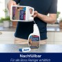 Bona Parkettreiniger Nachfüllkanister 2,5l beim Nachfüllen der Sprühflasche.