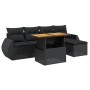 Schwarze 6-tlg. Garten-Sofagarnitur aus Poly Rattan mit Tisch und Kissen.