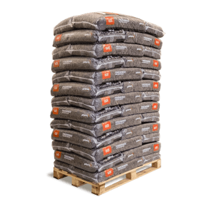 Palette mit 39 Säcken Galamio Pinien Rindenmulch Fein 60l. Rotbrauner Mulch zur Bodenabdeckung im Garten.
