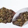 Elles Nager Natur 3 kg: Getreidefreies Ergänzungsfutter mit Gemüse und Früchten in Schaufel.
