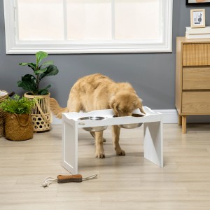 Hund frisst aus erhöhtem, weißen PawHut Hundenapf mit zwei Edelstahlnäpfen.