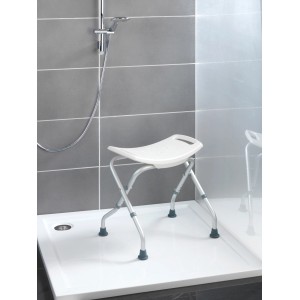Klappbarer Wenko Badhocker Secura in Weiß, höhenverstellbar und platzsparend für mehr Sicherheit im Bad.