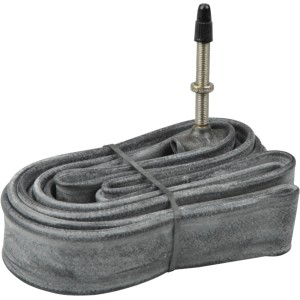 Fischer Fahrradschlauch 28 Zoll mit Sclaverandventil, zusammengerollt und fixiert.