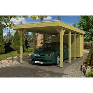 Skan Holz Einzelcarport Friesland mit Abstellraum und grünen Auto unter dem Carport.