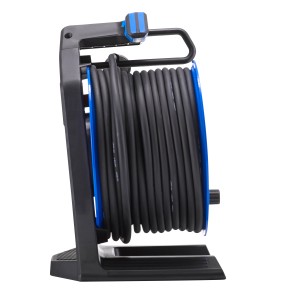 HEDI Kabeltrommel Generation 7 Companion K7A40NTF 40 m, blau, mit schwarzem Kabel aufgerollt.