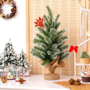 Costway Mini künstlicher Weihnachtsbaum, 50 cm, mit Jutebasis und leichter Schnee-Optik.