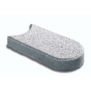 Weiße Mähkante Maxi aus Beton, wassergestrahlt, für Rasen- und Beetbegrenzung.