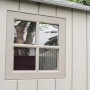 Detailansicht Fenster des Lifetime Kunststoff-Gartenhauses Stella 4,55 m².